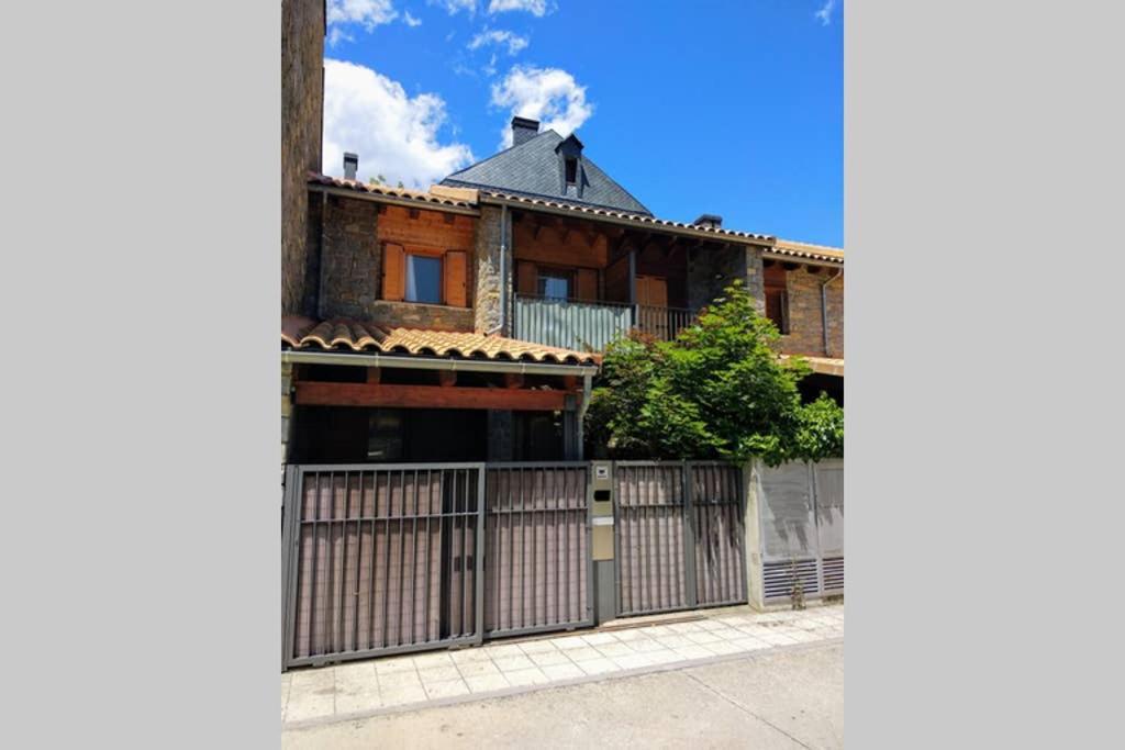 ビエスカス Casa Arceヴィラ エクステリア 写真